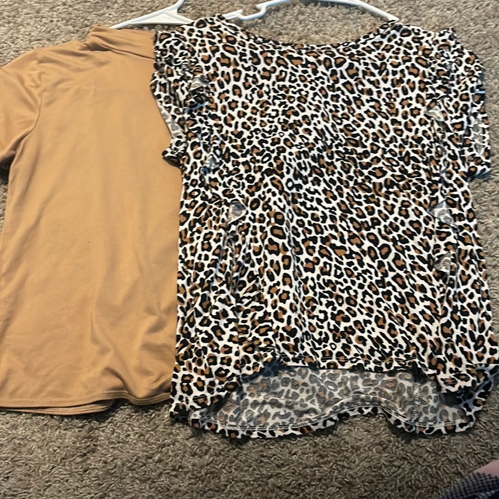 ❤️cheetah brown and black shirt.                   ❤️brown shirt